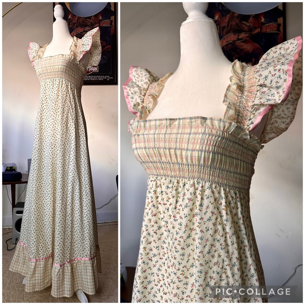 Vintage 1970s flutter sleeve pinafore prairie floral print dress